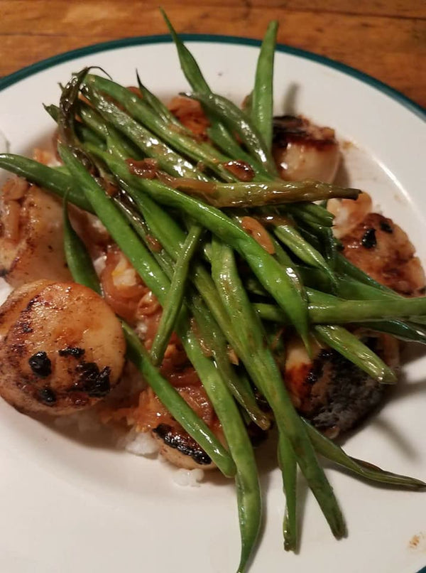 Pan Seared Sea Scallops in White Wine Butter sauce with Garlic Shallot Green Beans over Coco Rice